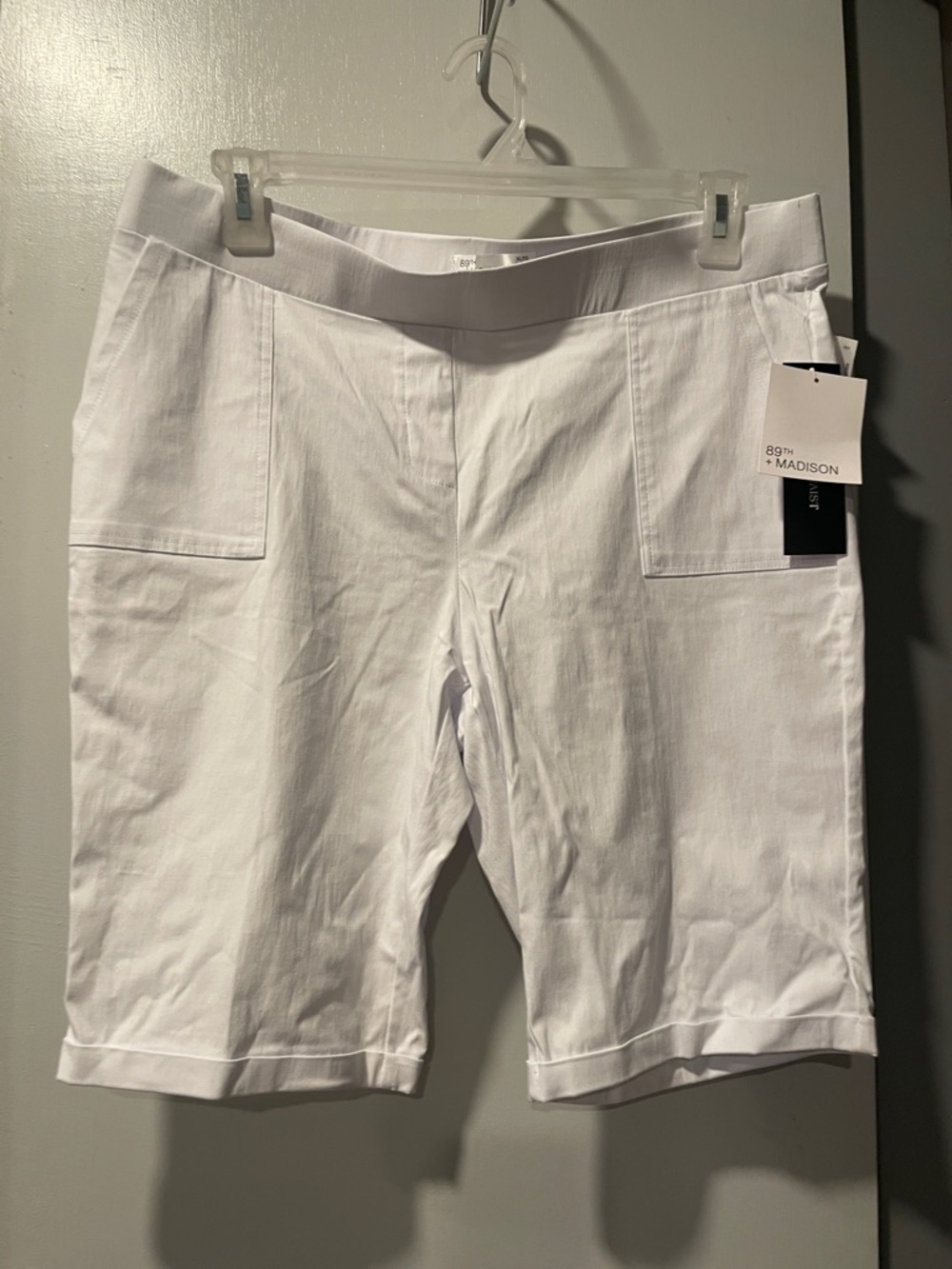 89th & Madison White Pull-On Bermuda Shorts with Front Patch Pockets NWT Xlg